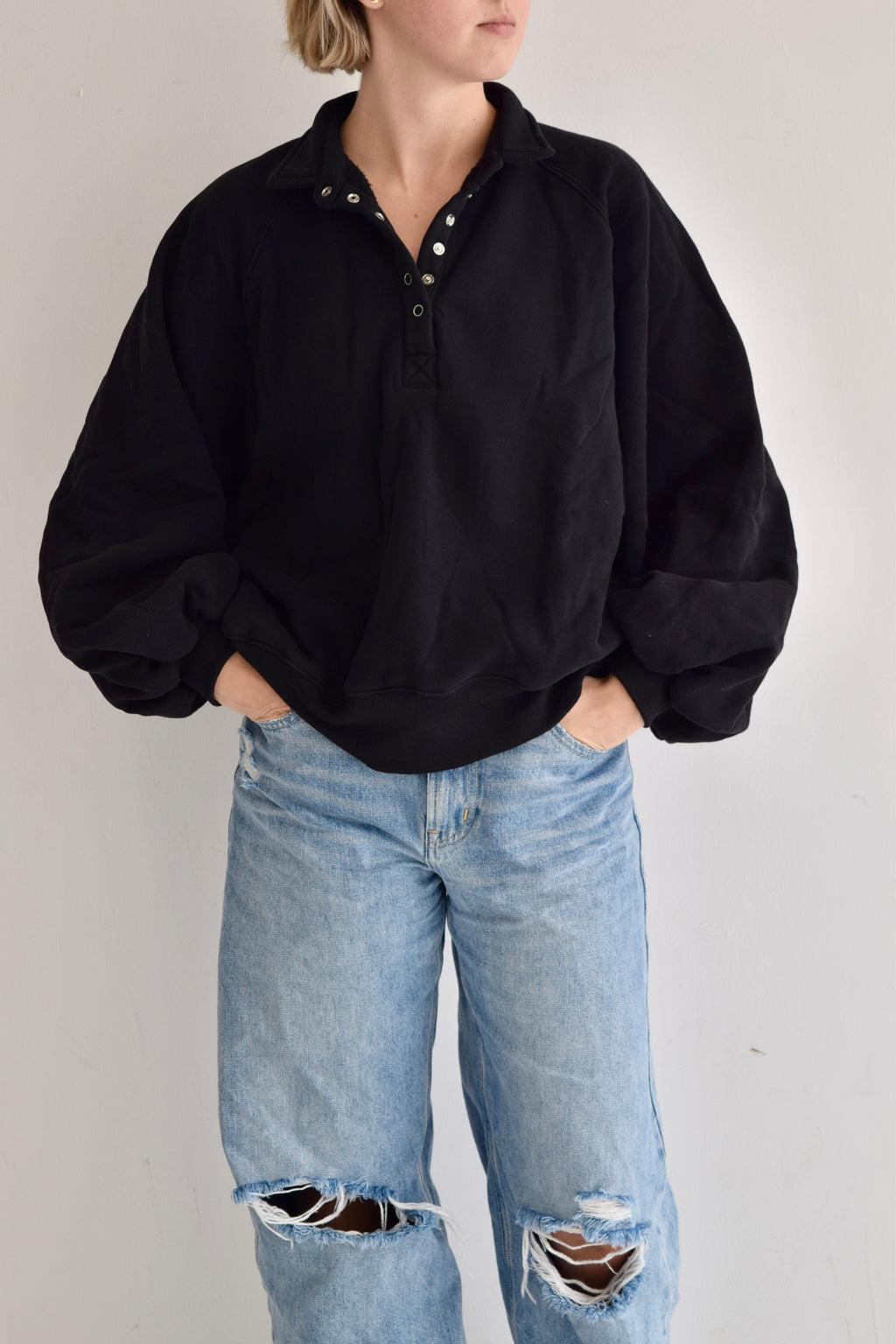 Black Bubble Sleeve Pullover